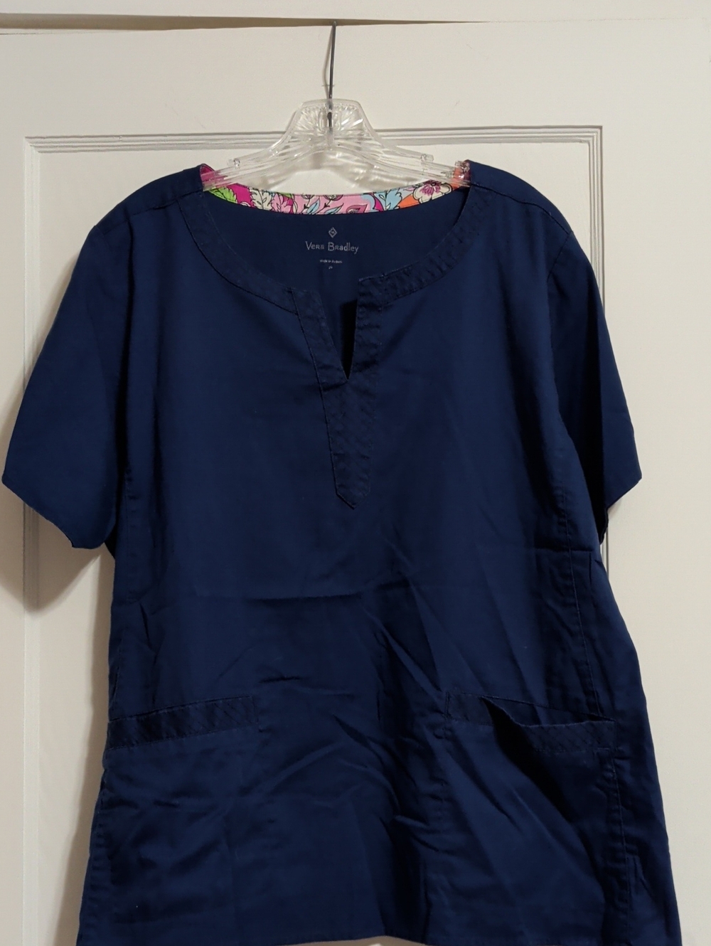 Vera Bradley Navy Scrub Top with Floral Trim Neckline Pockets Women's 2X Uniform